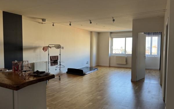 Vente Appartement P4 Vue sur la chaîne des puys rénové(e) Thiers   