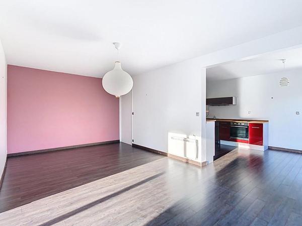 54220 Malzéville ? Appartement T5 traversant, très lumineux, balcons, cave, 2 parkings ? Petite copropriété au calme