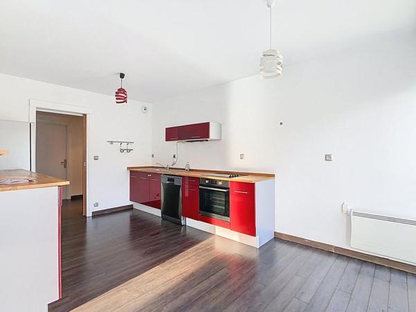 54220 Malzéville ? Appartement T5 traversant, très lumineux, balcons, cave, 2 parkings ? Petite copropriété au calme