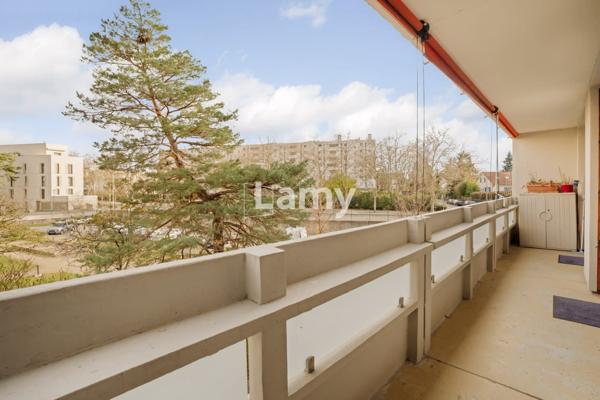 Grand appartement t5 + cave