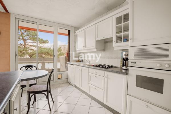 Grand appartement t5 + cave