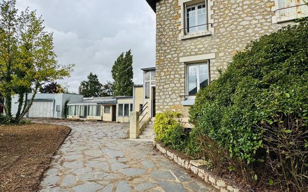 Maison à vendre    5 pièces •  Lèves