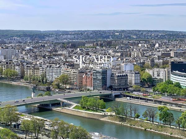 Vue Tour Eiffel & Seine – étage élevé