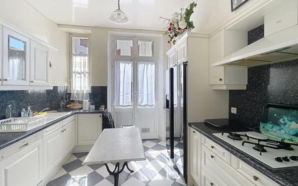 Appartement à vendre    4 pièces • 142 m2 Biarritz