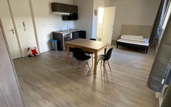 Appartement à vendre    40 pièces • 611 m2 Limoges
