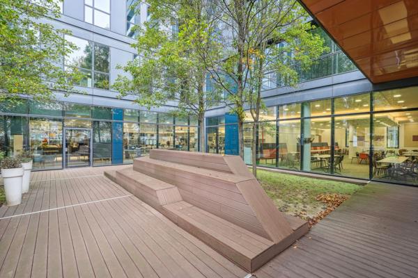 Bureaux à louer à Asnières-sur-Seine avec vue Seine et accès RER