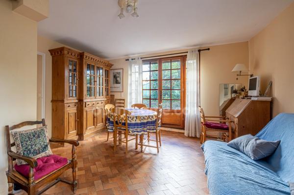 A vendre Propriété arborée et clôturée (04) avec 2 maisons individuelles