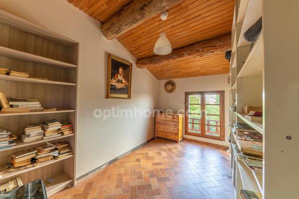 A vendre Propriété arborée et clôturée (04) avec 2 maisons individuelles