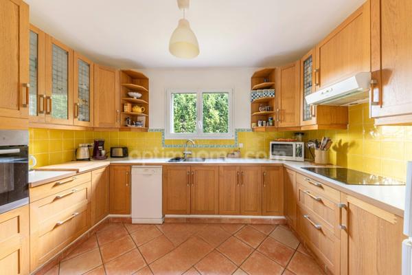 A vendre Propriété arborée et clôturée (04) avec 2 maisons individuelles