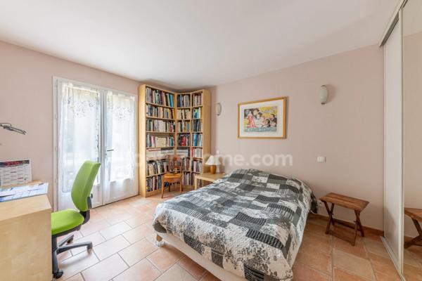 A vendre Propriété arborée et clôturée (04) avec 2 maisons individuelles