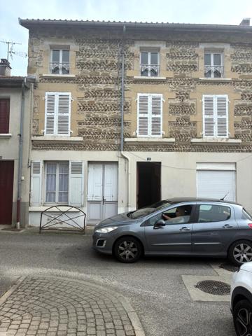 MAISON DE VILLE