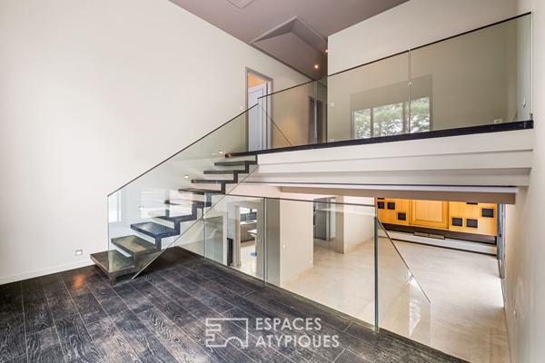 Maison contemporaine avec piscine au calme absolu