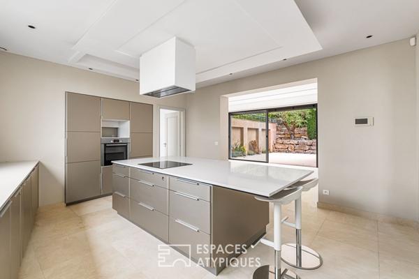 Maison contemporaine avec piscine au calme absolu