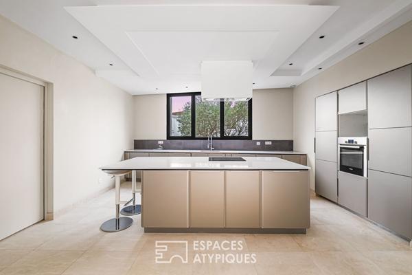 Maison contemporaine avec piscine au calme absolu