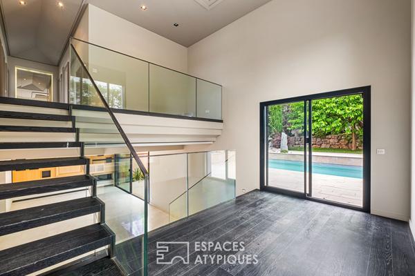 Maison contemporaine avec piscine au calme absolu