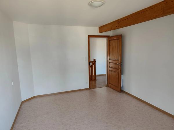 Maison à vendre 7 pièces HIERSAC (16)