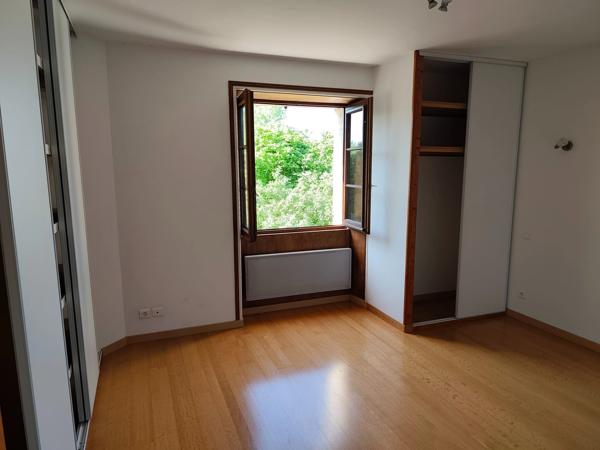Maison à vendre 7 pièces HIERSAC (16)