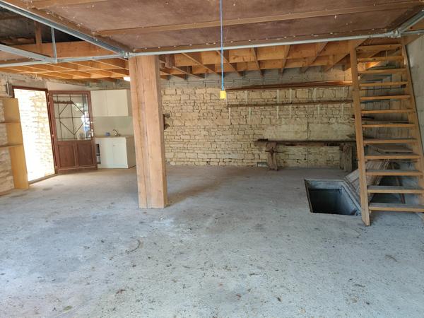 Maison à vendre 7 pièces HIERSAC (16)