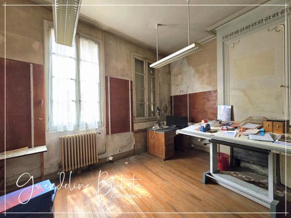 Maison de ville de caractère - 6 chambres - 223 m² - Jardin - BERGERAC (24)