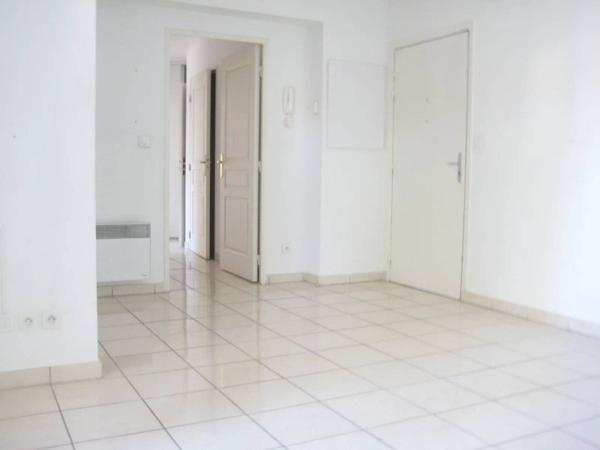 Appartement T3, 2 chambres – 52 m² – Solliès-Pont, Résidence récente avec ascenseur, loggia et parking