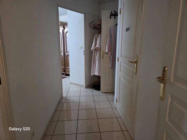 Appartement T3, 2 chambres – 52 m² – Solliès-Pont, Résidence récente avec ascenseur, loggia et parking