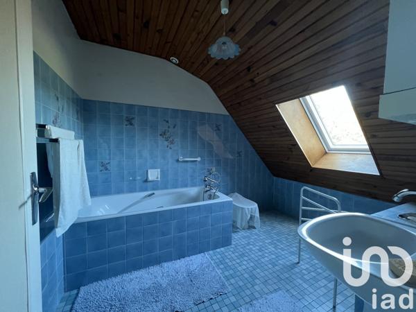 Maison traditionnelle 5 pièces de 127 m² à Courtenay (45320)