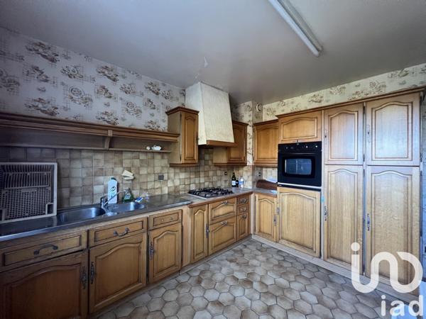 Maison traditionnelle 5 pièces de 127 m² à Courtenay (45320)