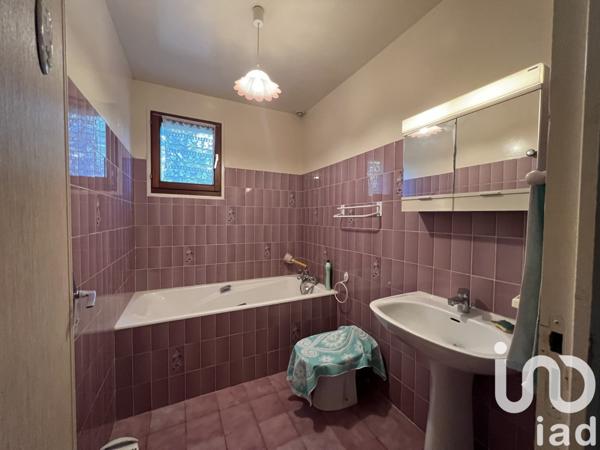 Maison traditionnelle 5 pièces de 127 m² à Courtenay (45320)