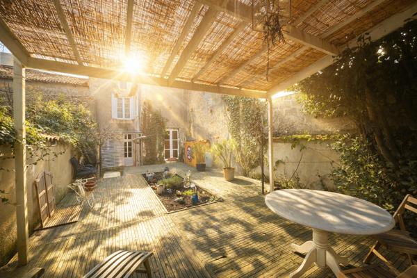 Maison de 6 chambres, salon, cuisine, coeur de ville de Civray