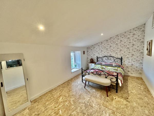 Maison de 6 chambres, salon, cuisine, coeur de ville de Civray