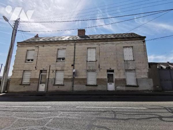 Maison de ville, en pierre de tuffeau, proche du Château
surface 84m²
rdc : cuisine, séjour, ...