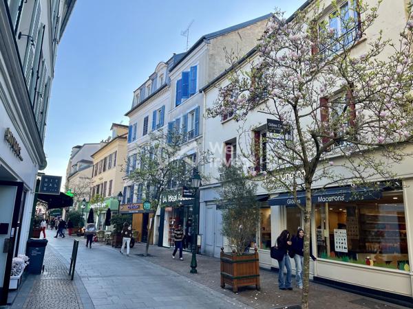 APPARTEMENT COEUR DE VILLE AVEC PARKING