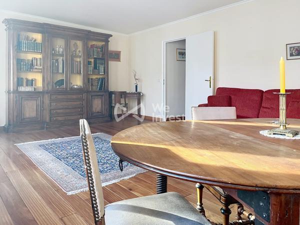 APPARTEMENT COEUR DE VILLE AVEC PARKING