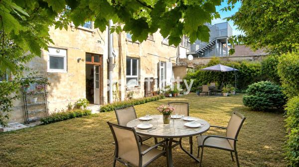 Appartement
         3 pièces
        - 64 m² 216 000 € *