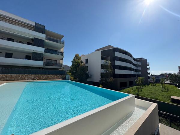TOP QUARTIER: Deux pièces avec terrasse et garage