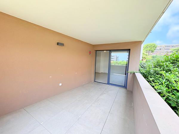 TOP QUARTIER: Deux pièces avec terrasse et garage