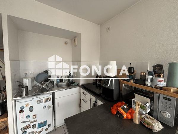 Location Appartement 2 pièces 40.27 m² - 69 RUE PIERRE DELORE Lyon 69008