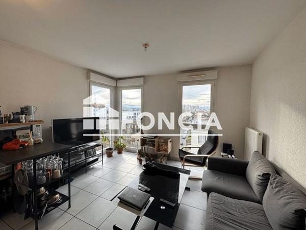 Location Appartement 2 pièces 40.27 m² - 69 RUE PIERRE DELORE Lyon 69008