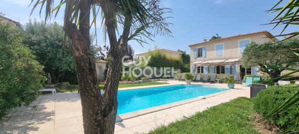Tarascon 149 m² 3 chambres jardin Piscine