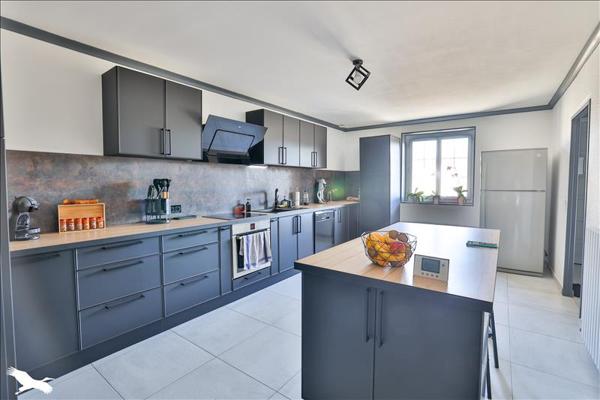 Maison à vendre |  Boutiers-Saint-Trojan |  7 pièces | 232 m²