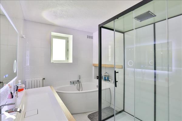 Maison à vendre |  Boutiers-Saint-Trojan |  7 pièces | 232 m²