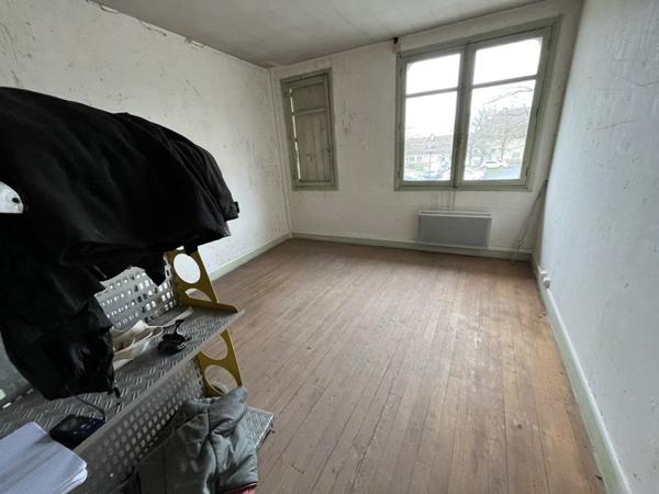 Maison à vendre 40 000 € Magnac-Laval 3 p 82,5 m² DPE D