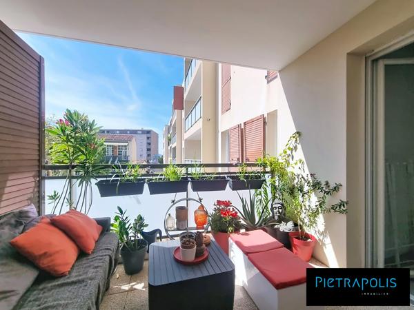 T2 46m² - étage élevé - terrasse couverte - garage en sous sol