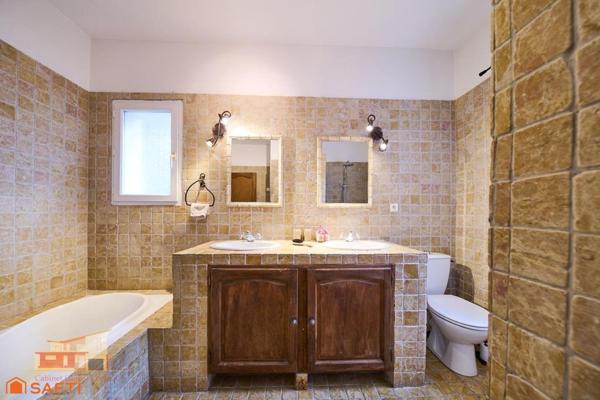 Maison de plain pied avec piscine