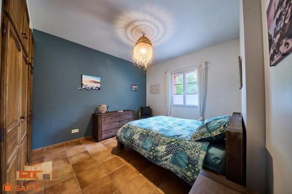 Maison de plain pied avec piscine