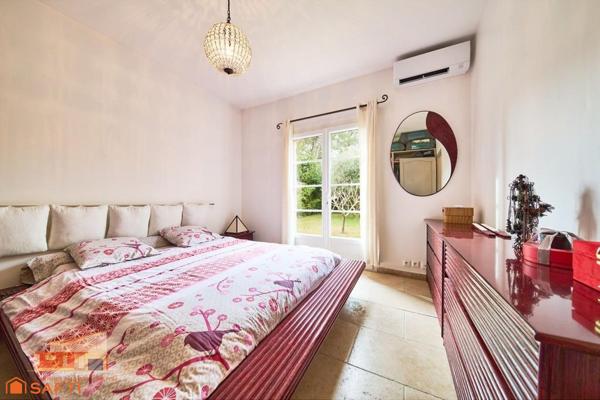 Maison de plain pied avec piscine