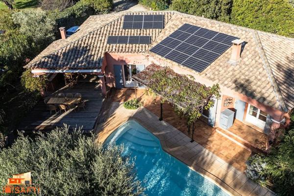 Maison de plain pied avec piscine