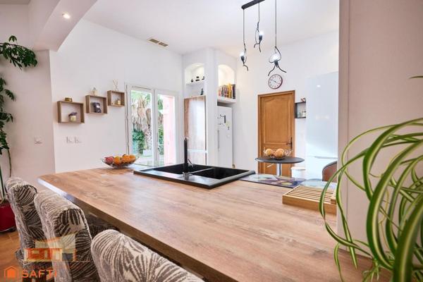 Maison de plain pied avec piscine