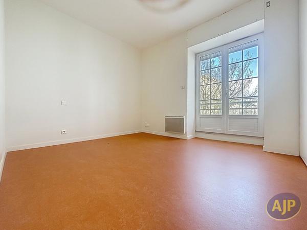 Location appartement La Roche Sur Yon : 875 € - AJP Immobilier La Roche-sur-Yon