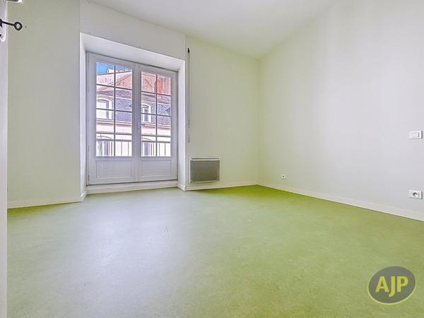 Location appartement La Roche Sur Yon : 875 € - AJP Immobilier La Roche-sur-Yon